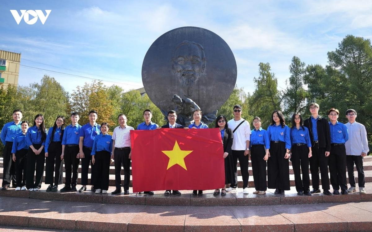 Nghị quyết 23 gìn giữ bản sắc, phát huy nguồn lực thế hệ trẻ người Việt ở Nga